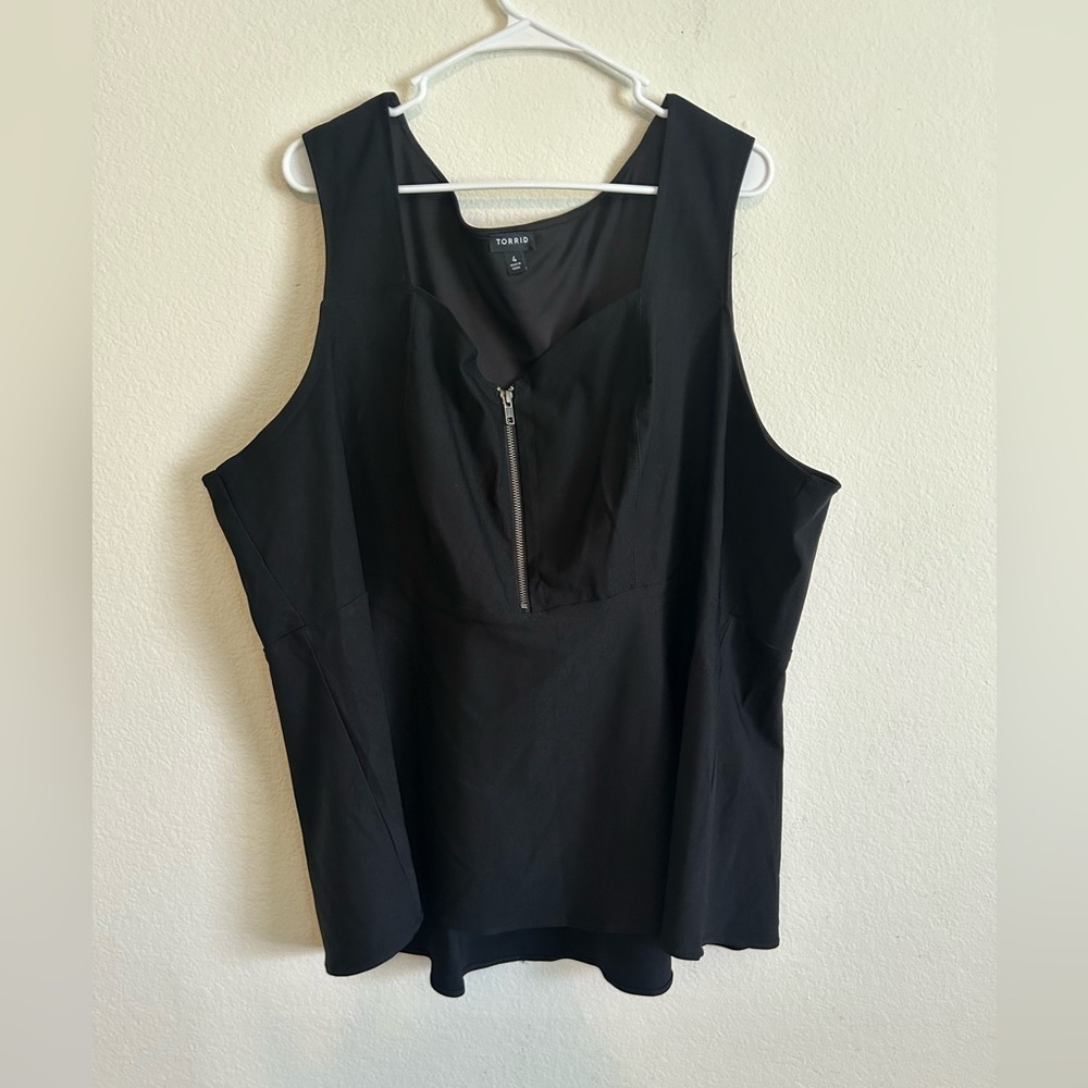 Torrid Sleeveless Peplum Top EUC Size 4